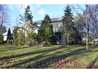 Property photo 8 - Gorgeous 4 Bedroom 2-Story Home with Full Basement - Real Estate Auction